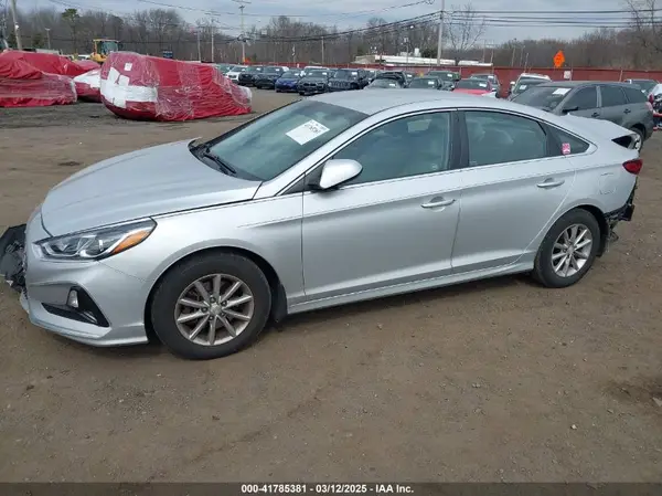 5NPE24AF1JH711124 2018 HYUNDAI SONATA - Image 2