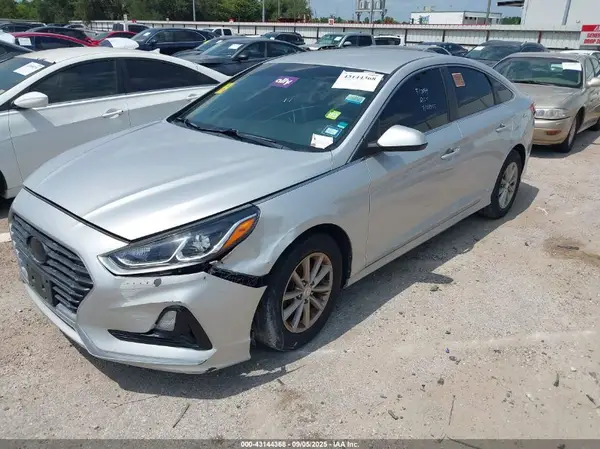 5NPE24AF1JH713830 2018 HYUNDAI SONATA - Image 2