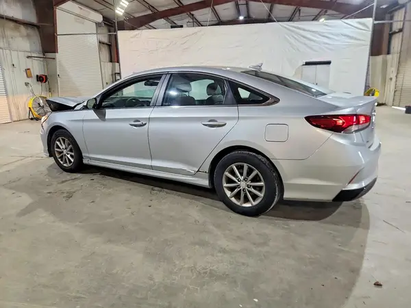 5NPE24AF1JH715190 2018 HYUNDAI SONATA - Image 2