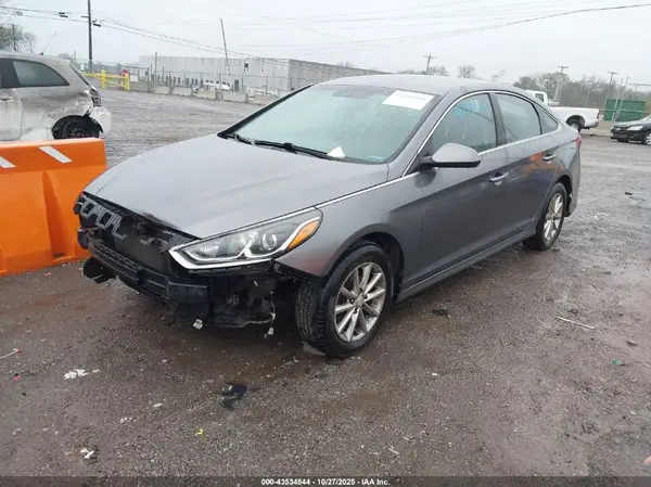 5NPE24AF1JH715397 2018 HYUNDAI SONATA - Image 2
