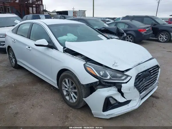 5NPE24AF1JH718820 2018 HYUNDAI SONATA - Image 1