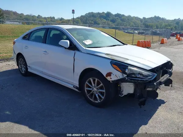 5NPE24AF1JH724889 2018 HYUNDAI SONATA - Image 1
