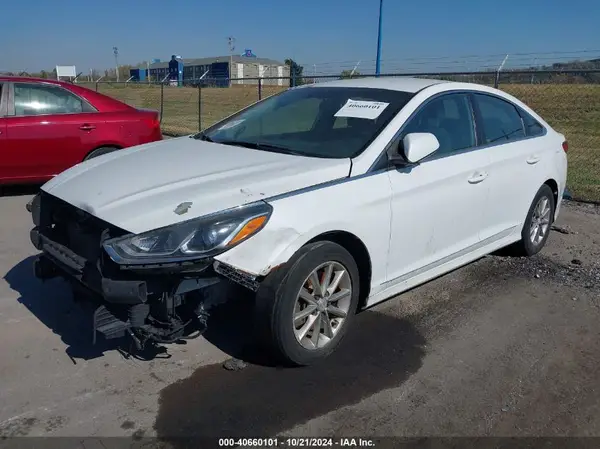 5NPE24AF1JH724889 2018 HYUNDAI SONATA - Image 2