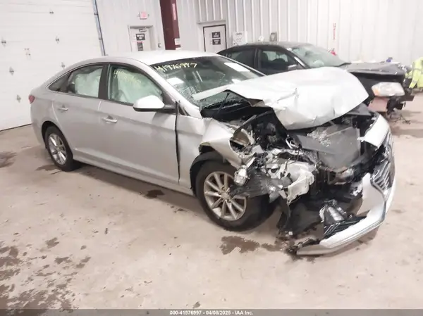 5NPE24AF1KH744982 2019 HYUNDAI SONATA - Image 1