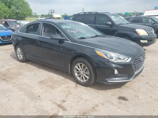 5NPE24AF1KH804288 2019 HYUNDAI SONATA - Image 1