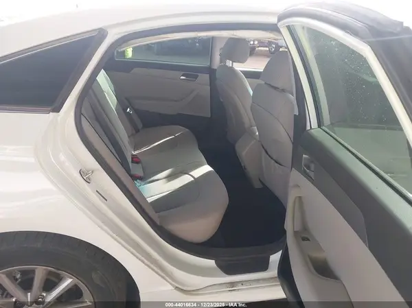 5NPE24AF1KH817140 2019 HYUNDAI SONATA - Image 8