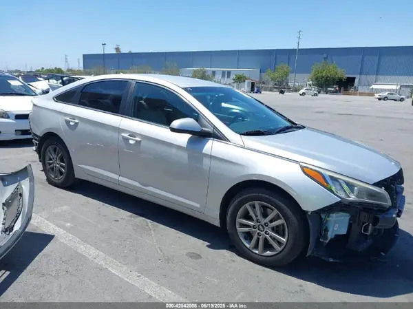 5NPE24AF2GH266109 2016 HYUNDAI SONATA - Image 1