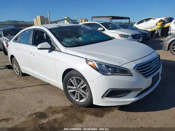 5NPE24AF2GH268250 2016 HYUNDAI SONATA - Image 1