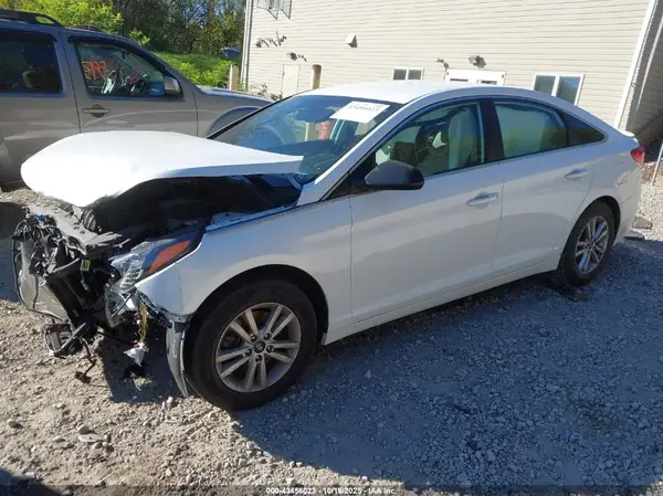 5NPE24AF2GH276025 2016 HYUNDAI SONATA - Image 2