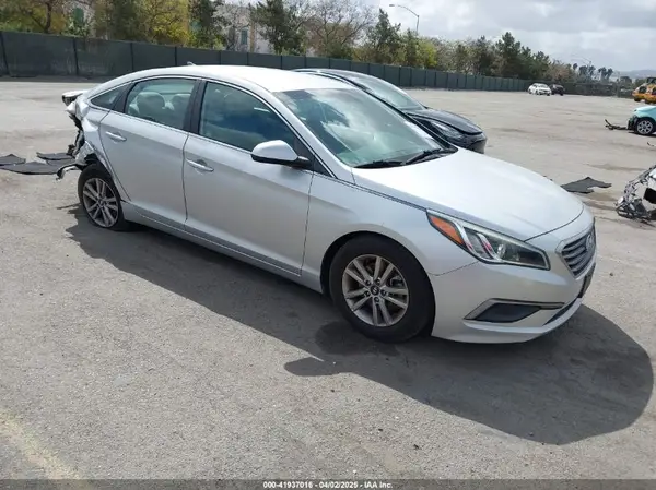 5NPE24AF2GH290569 2016 HYUNDAI SONATA - Image 1