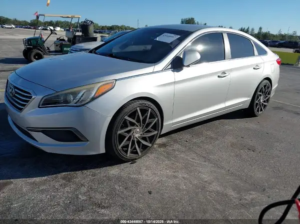 5NPE24AF2GH295271 2016 HYUNDAI SONATA - Image 2