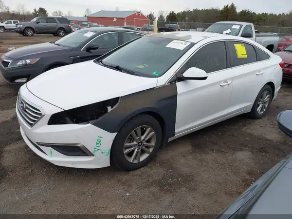 5NPE24AF2GH329189 2016 HYUNDAI SONATA - Image 2