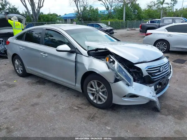 5NPE24AF2GH330116 2016 HYUNDAI SONATA - Image 1
