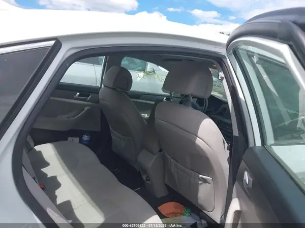 5NPE24AF2GH332352 2016 HYUNDAI SONATA - Image 8