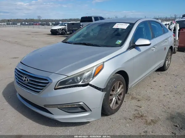 5NPE24AF2GH332903 2016 HYUNDAI SONATA - Image 2