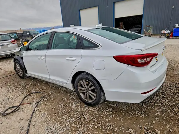 5NPE24AF2GH346557 2016 HYUNDAI SONATA - Image 2