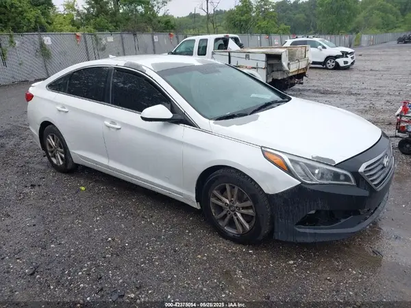 5NPE24AF2GH363505 2016 HYUNDAI SONATA - Image 1