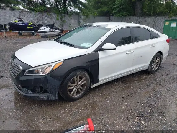 5NPE24AF2GH363505 2016 HYUNDAI SONATA - Image 2