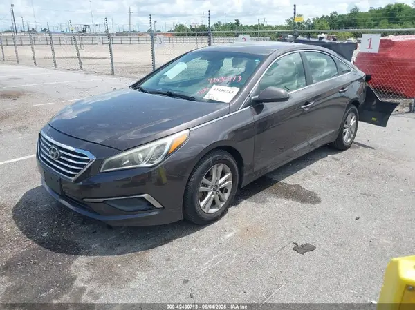 5NPE24AF2GH375427 2016 HYUNDAI SONATA - Image 2