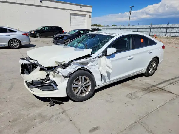 5NPE24AF2GH377226 2016 HYUNDAI SONATA - Image 1