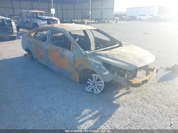 5NPE24AF2GH380076 2016 HYUNDAI SONATA - Image 1