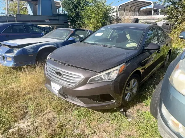 5NPE24AF2GH380692 2016 HYUNDAI SONATA - Image 2