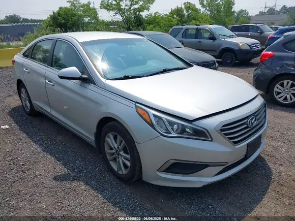 5NPE24AF2GH383155 2016 HYUNDAI SONATA - Image 1