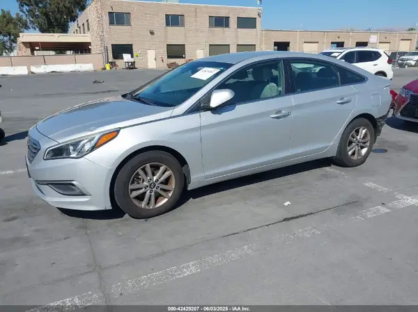 5NPE24AF2GH386525 2016 HYUNDAI SONATA - Image 2