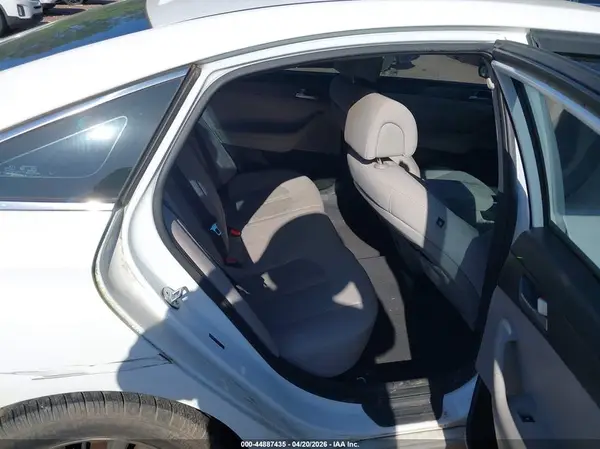 5NPE24AF2GH392339 2016 HYUNDAI SONATA - Image 8