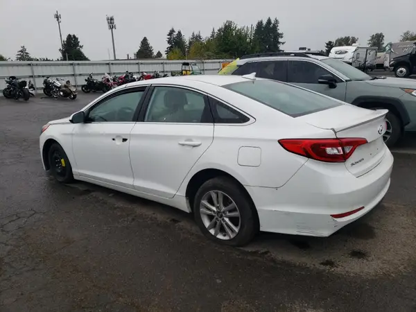 5NPE24AF2GH396066 2016 HYUNDAI SONATA - Image 2