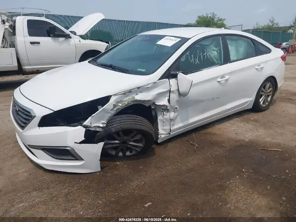 5NPE24AF2GH407714 2016 HYUNDAI SONATA - Image 2