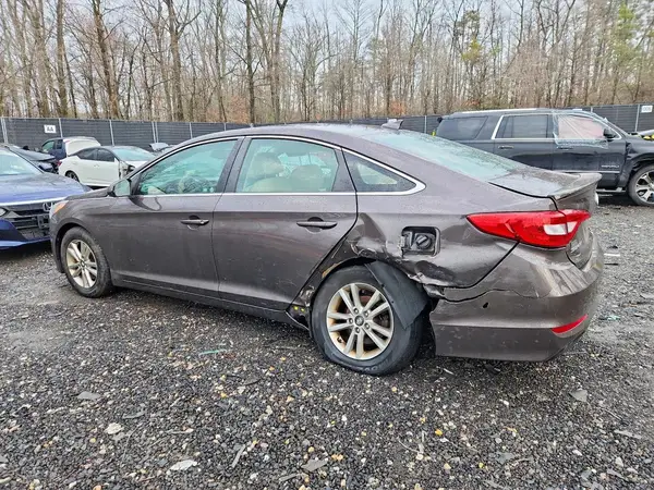 5NPE24AF2HH439774 2017 HYUNDAI SONATA - Image 2