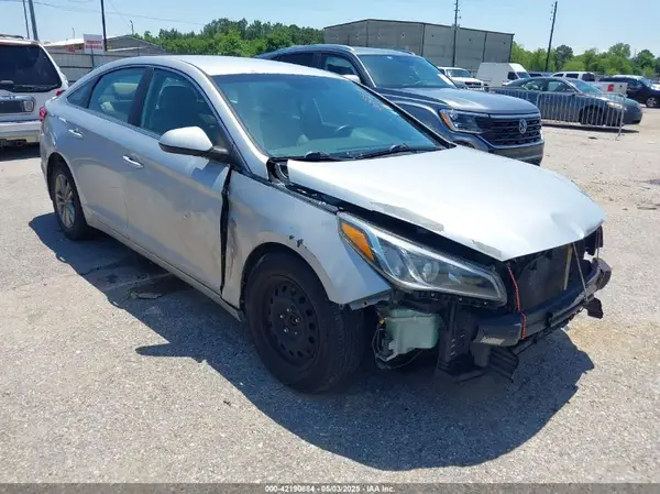 5NPE24AF2HH443209 2017 HYUNDAI SONATA - Image 1