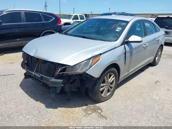 5NPE24AF2HH443209 2017 HYUNDAI SONATA - Image 2