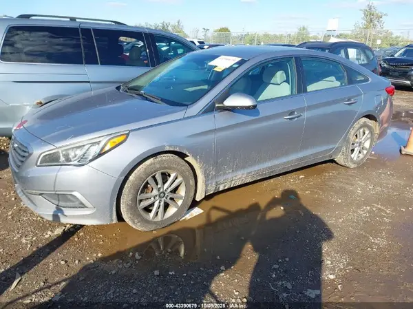 5NPE24AF2HH450855 2017 HYUNDAI SONATA - Image 2