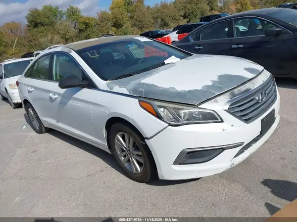 5NPE24AF2HH457529 2017 HYUNDAI SONATA - Image 1