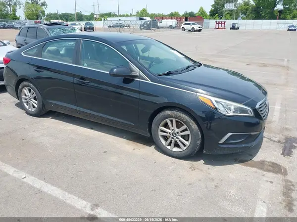 5NPE24AF2HH459555 2017 HYUNDAI SONATA - Image 1
