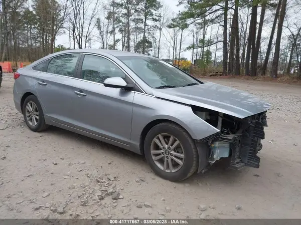 5NPE24AF2HH467557 2017 HYUNDAI SONATA - Image 1