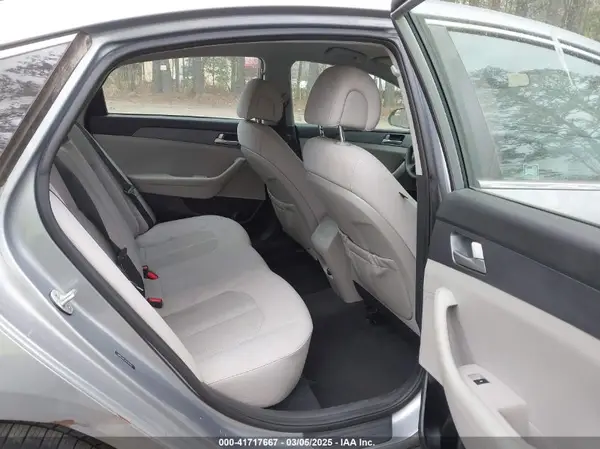 5NPE24AF2HH467557 2017 HYUNDAI SONATA - Image 8