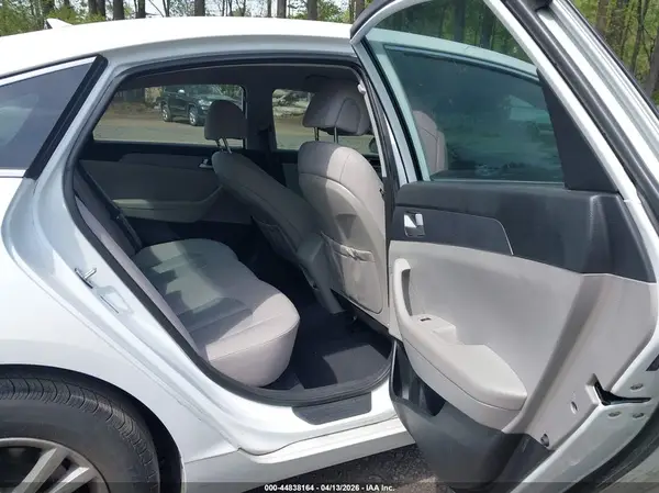 5NPE24AF2HH469597 2017 HYUNDAI SONATA - Image 8