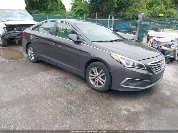 5NPE24AF2HH470281 2017 HYUNDAI SONATA - Image 1