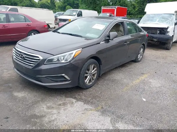 5NPE24AF2HH470281 2017 HYUNDAI SONATA - Image 2