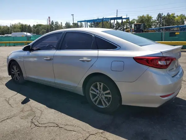5NPE24AF2HH472032 2017 HYUNDAI SONATA - Image 2