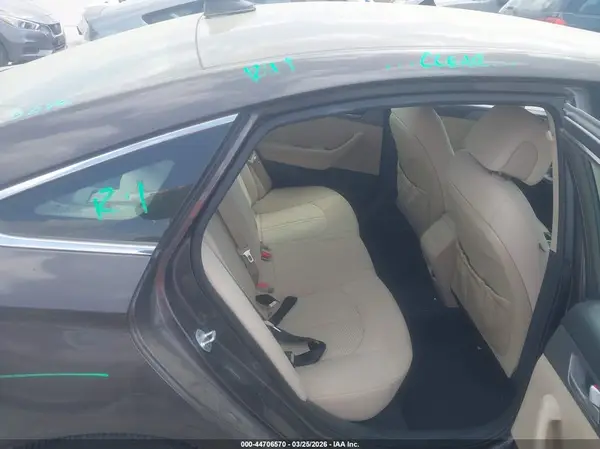 5NPE24AF2HH472807 2017 HYUNDAI SONATA - Image 8