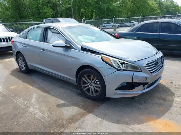 5NPE24AF2HH473259 2017 HYUNDAI SONATA - Image 1