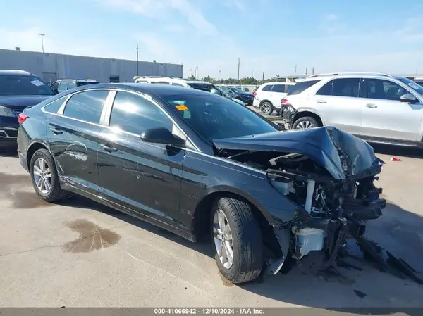 5NPE24AF2HH474329 2017 HYUNDAI SONATA - Image 1