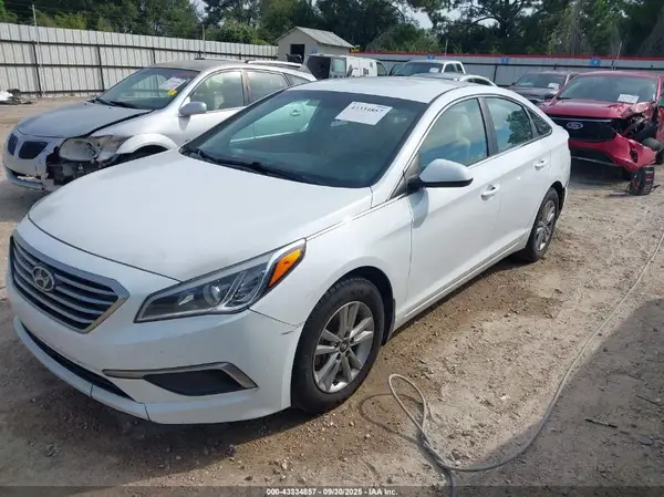5NPE24AF2HH474394 2017 HYUNDAI SONATA - Image 2