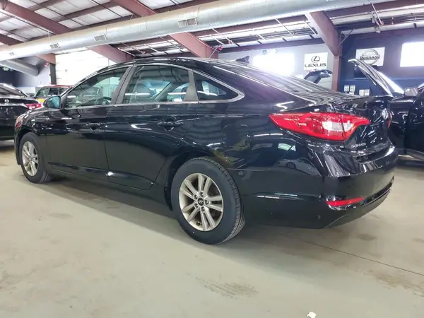 5NPE24AF2HH476582 2017 HYUNDAI SONATA - Image 2