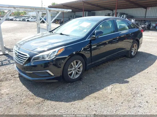 5NPE24AF2HH479398 2017 HYUNDAI SONATA - Image 2