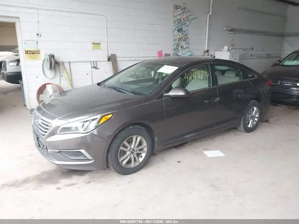 5NPE24AF2HH484343 2017 HYUNDAI SONATA - Image 2
